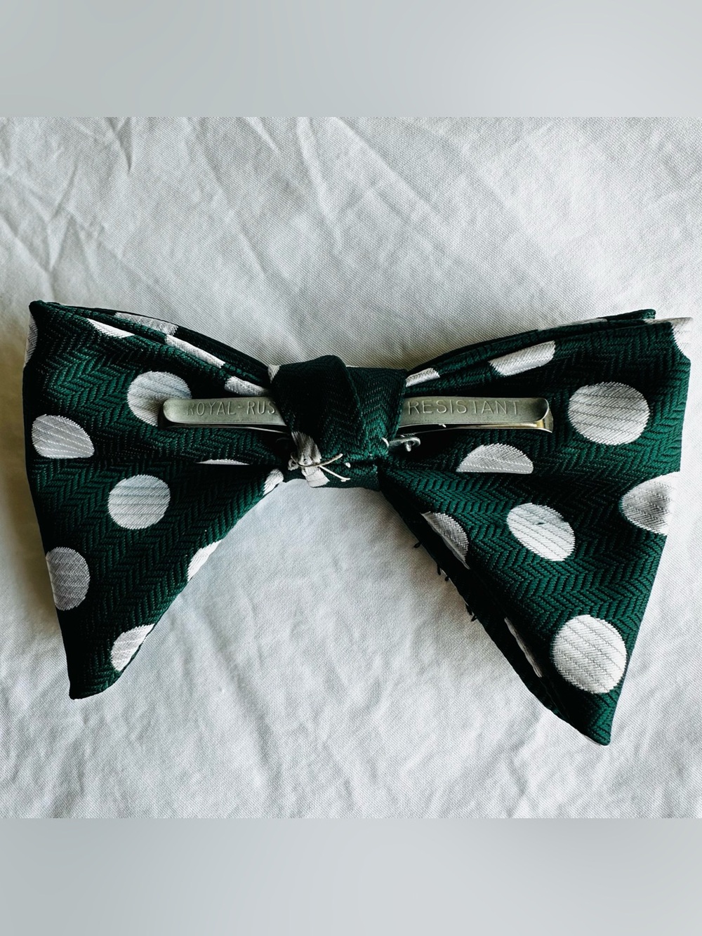 Vintage Royal Rust Resistant Bow Tie Green White Polka Dots - Picture 2 of 8